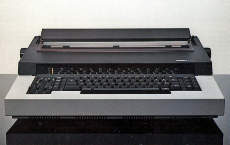 Máquina de escribir Olivetti ET 101